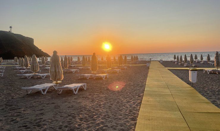 Отель "Рассветы Закаты" (ex. санаторий "Черноморец")