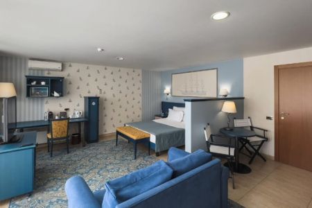 Сюит 4-местный 2-комнатный (корпус 1)